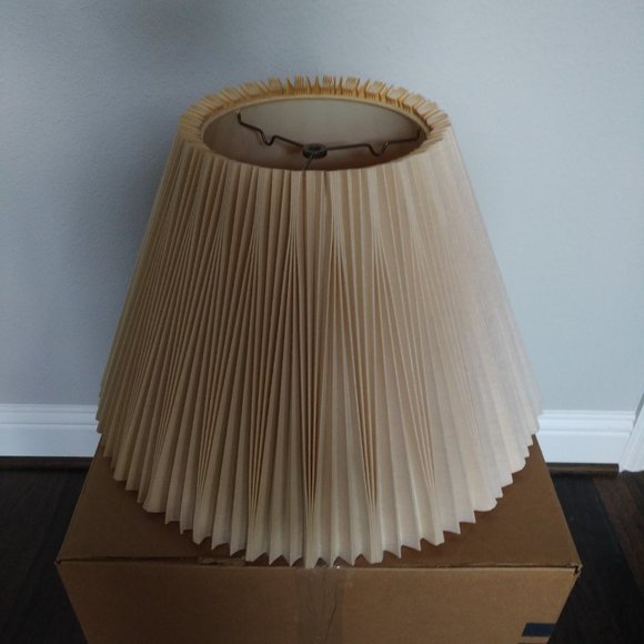 LARGE 18" W BOTTOM x 9" W TOP x 12" H BEIGE HARD PLEATED SHADE WITH BRAS… - Picture 2 of 12